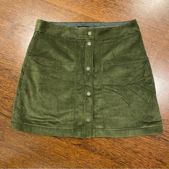 Ted Baker London Dresses & Skirts - Ted Baker London Mini Hunter Green Women’s Corduroy Front Button Down Skirt